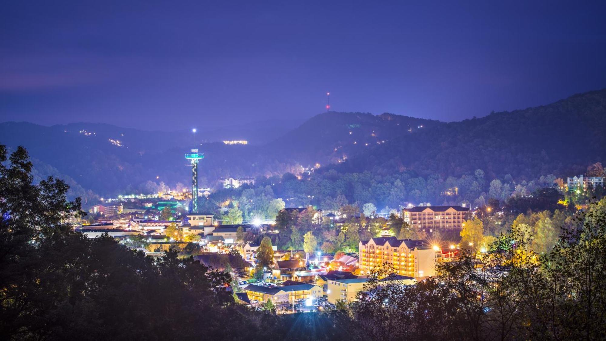 Majestic View Lodge, Amazing Views, Hot Tub, 1089 Free Tickets Each Paid Day, Dollywood And More Gatlinburg Buitenkant foto