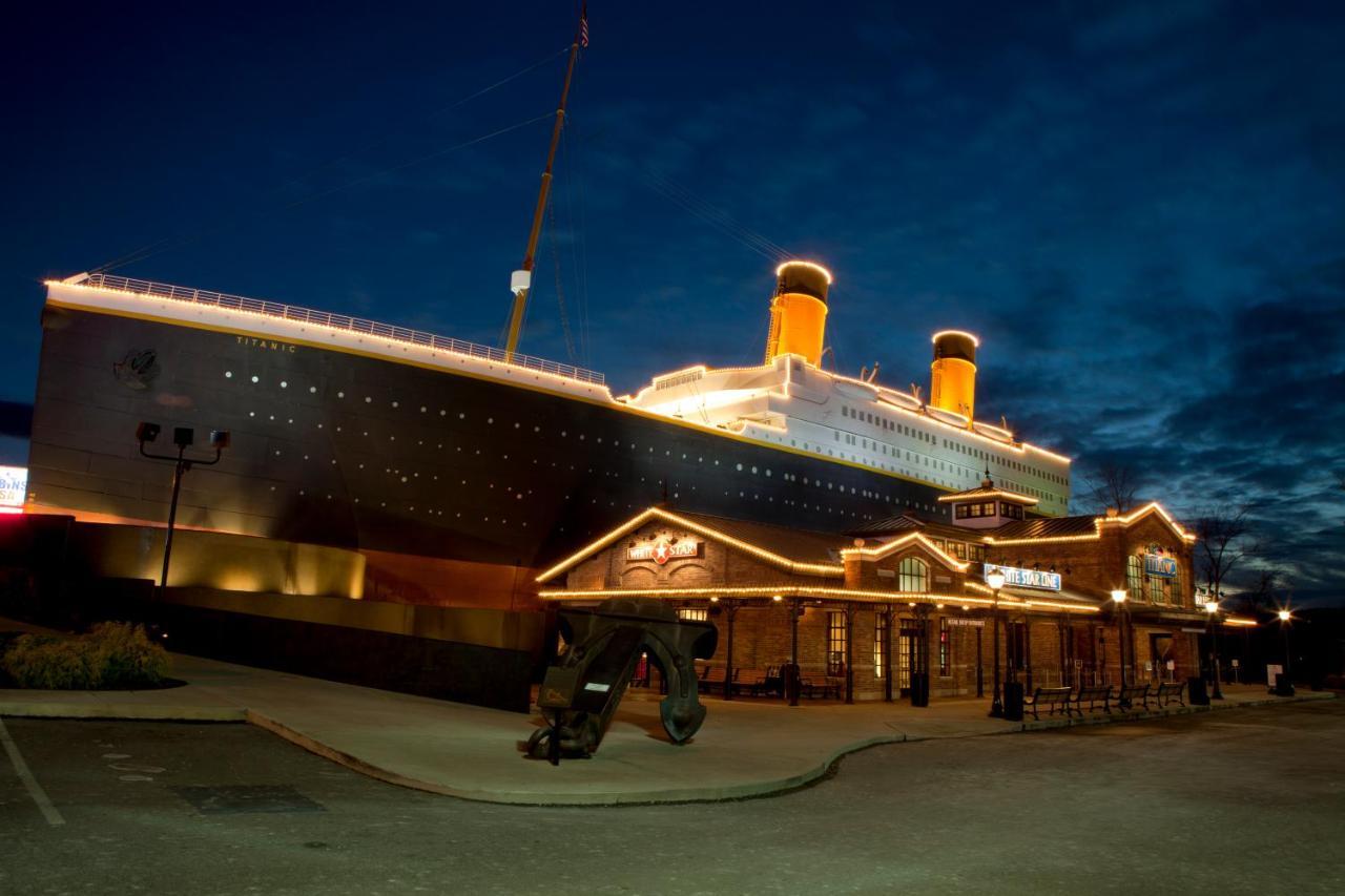 Majestic View Lodge, Amazing Views, Hot Tub, 1089 Free Tickets Each Paid Day, Dollywood And More Gatlinburg Buitenkant foto